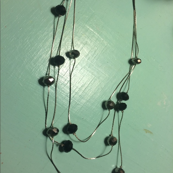 Black and silver 3-layer necklace - Picture 3 of 4